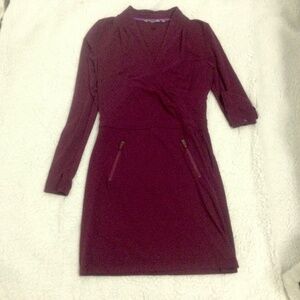 Athleta long sleeves thumb hole purple/ wine pullover pouch pocket small dress